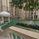 3Br Grand Palace With Private Bathtub By Travelio
