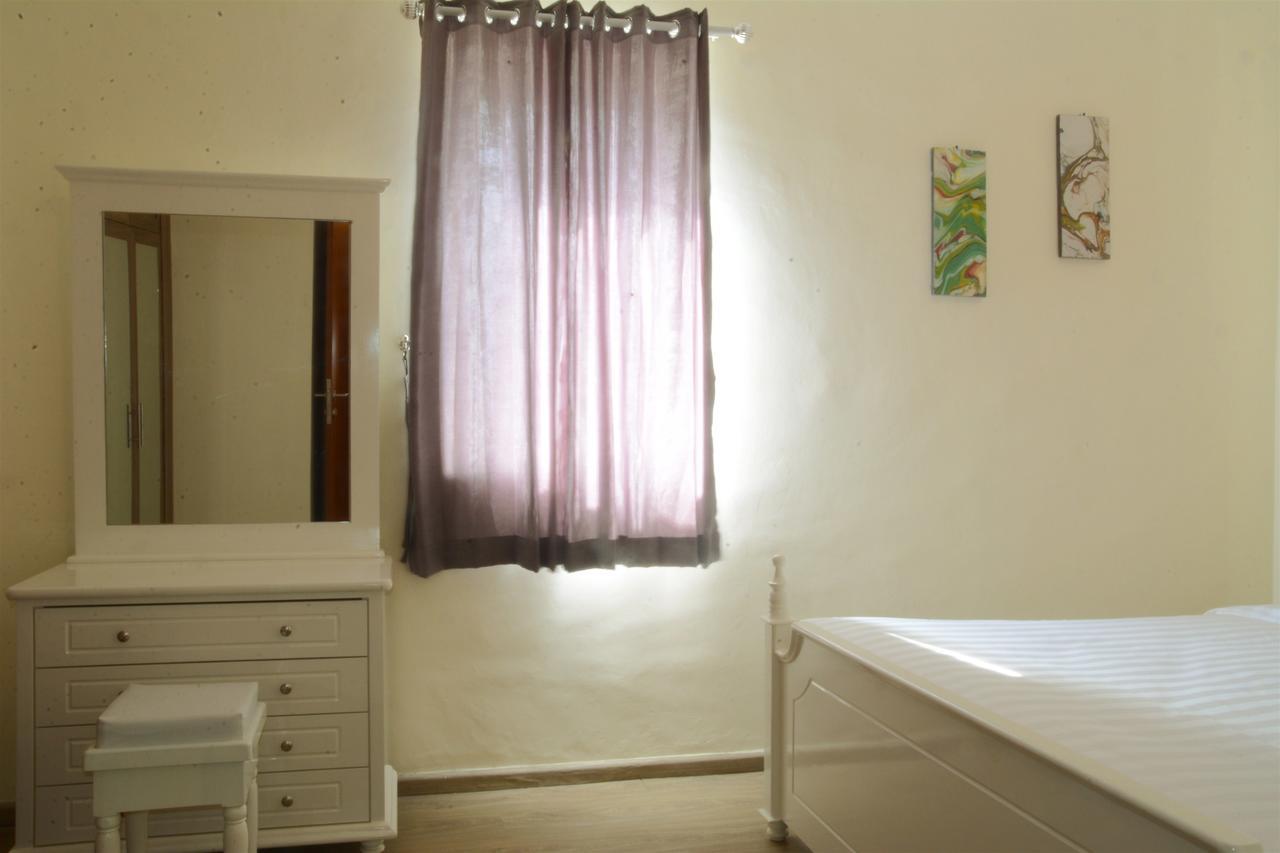 3br Grand Palace With Private Bathtub By Travelio Apartemen Jakarta