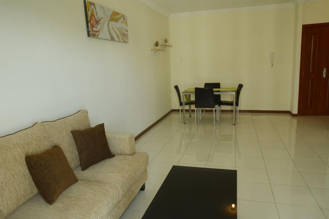 3br Grand Palace With Private Bathtub By Travelio Apartemen *