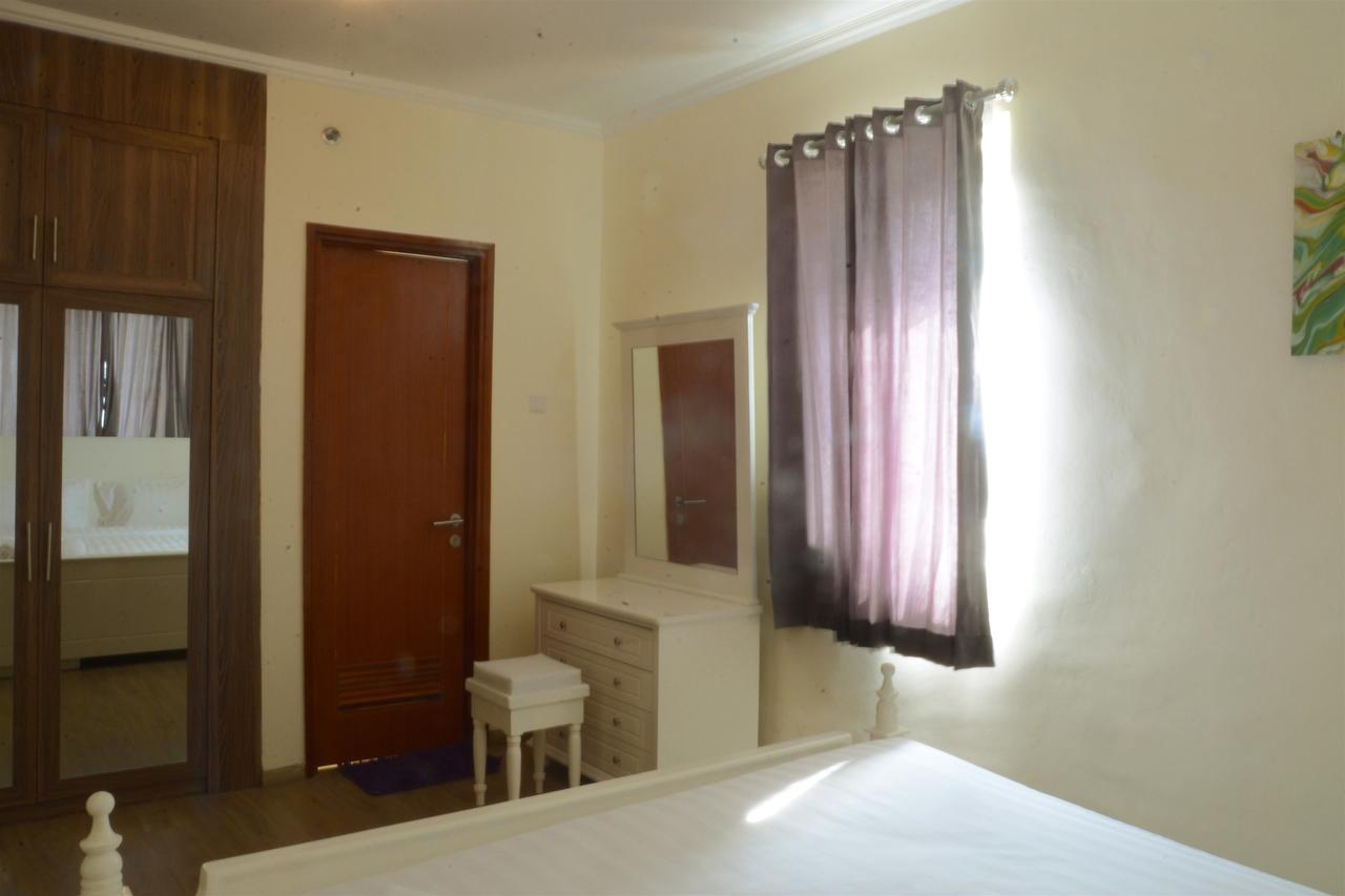 3br Grand Palace With Private Bathtub By Travelio Apartemen Jakarta
