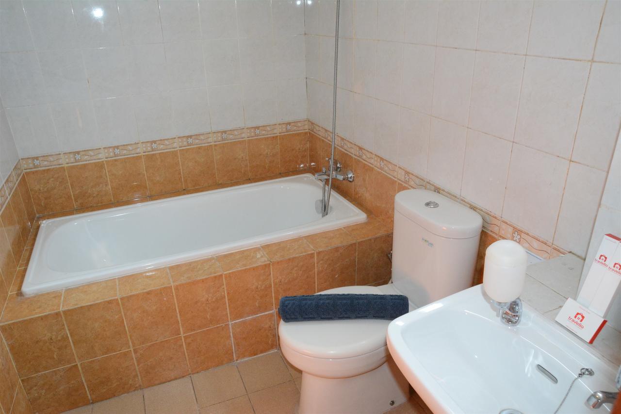 3br Grand Palace With Private Bathtub By Travelio Jakarta