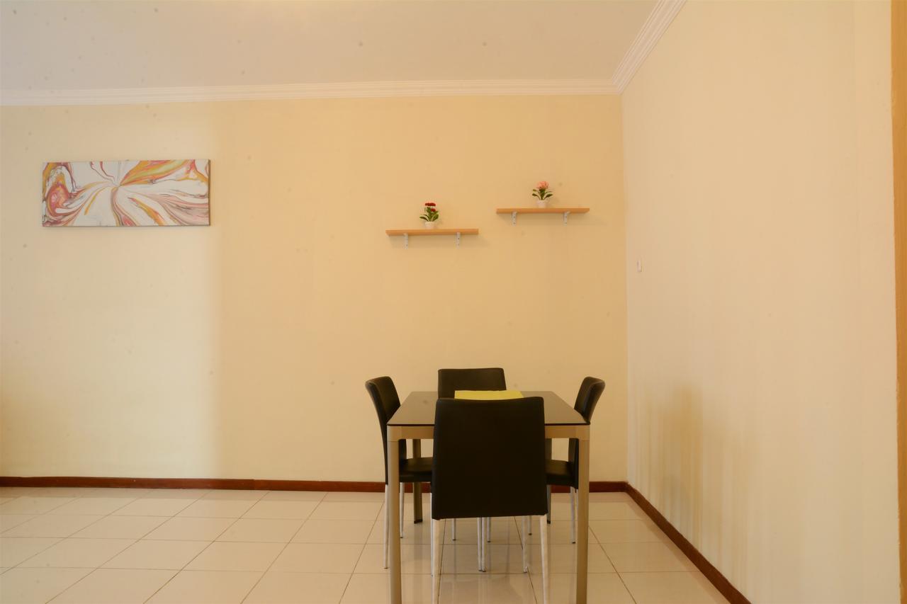 3br Grand Palace With Private Bathtub By Travelio Apartemen *